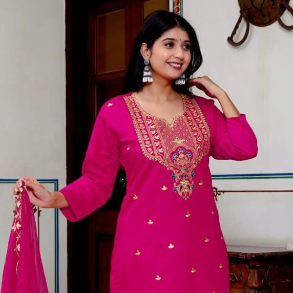 Roman Silk Kurti with Embroidery and Organza Dupatta (4) Roman Silk Kurti with Embroidery and Organza Dupatta