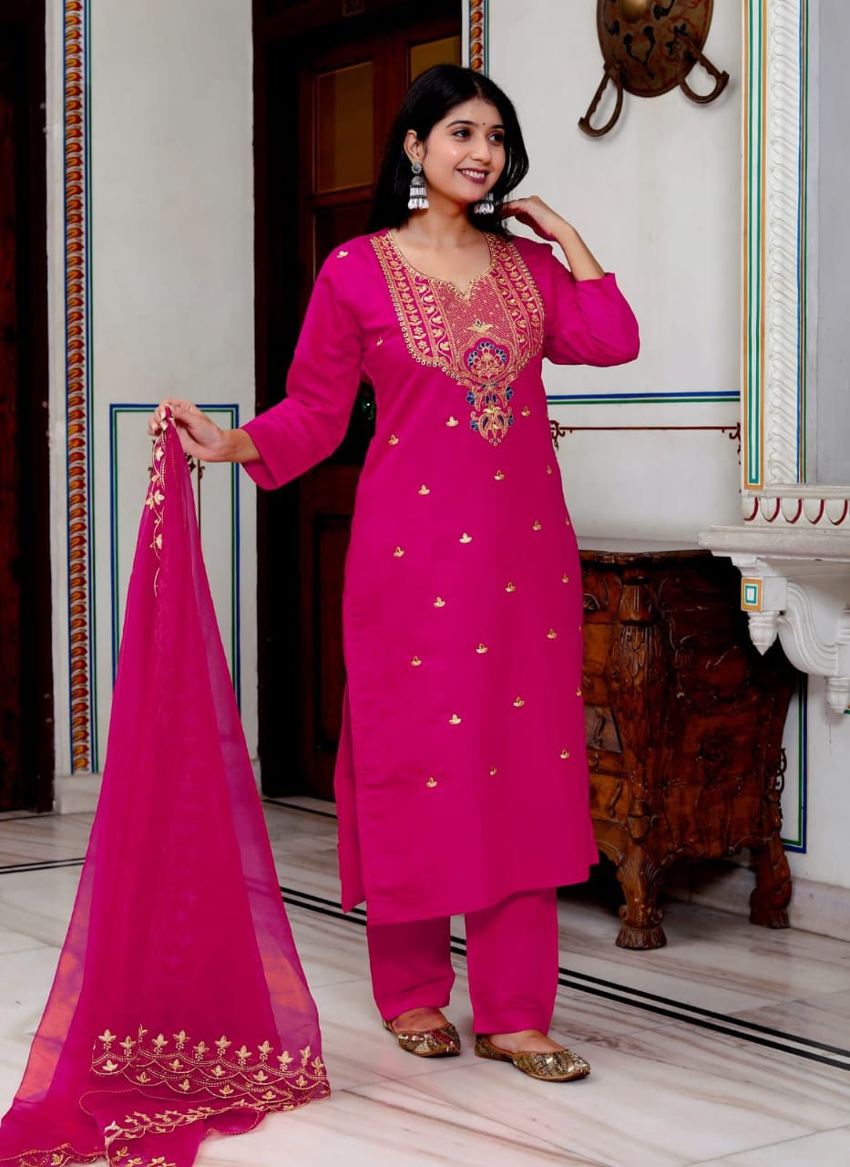 Roman Silk Kurti with Embroidery and Organza Dupatta Roman Silk Kurti with Embroidery and Organza Dupatta - Image 2