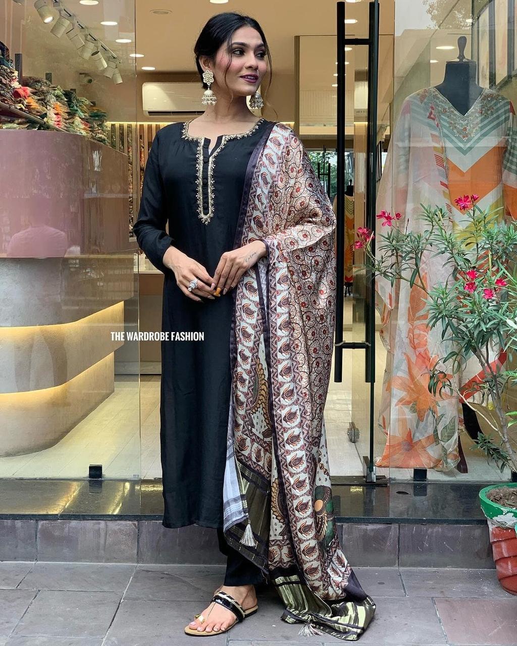 premium quality Kurta set with dupatta premium quality Kurta set with dupatta - Image 2