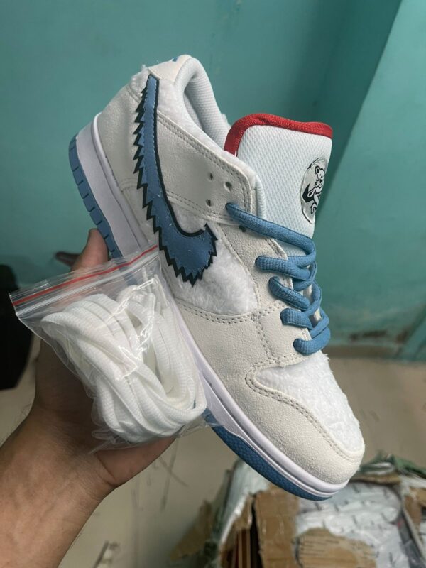 Nike "The Abominable Snowman" X Nike SB Dunk Low Bumble - Image 3