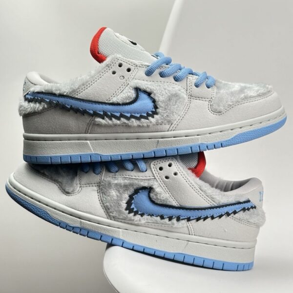Nike "The Abominable Snowman" X Nike SB Dunk Low Bumble - Image 2