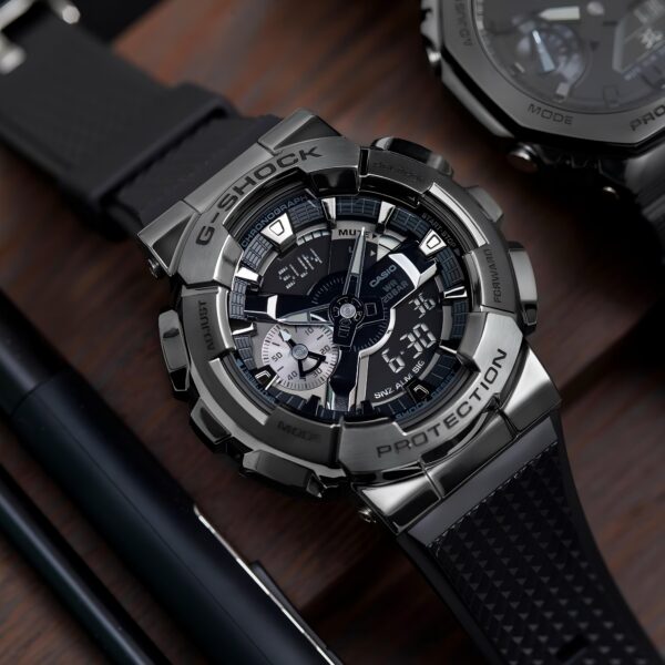 G-Shock GM110-BB-1A - Image 3