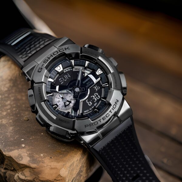 G-Shock GM110-BB-1A - Image 2