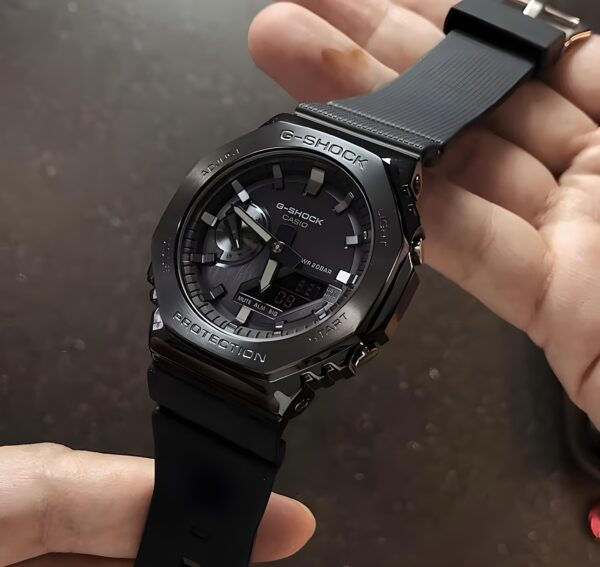 G-Shock GM2100 Black - Image 3